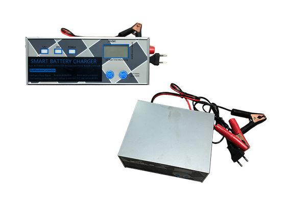 シルバー色 ジャンプスタートポータブル充電器 インテリジェントデジタルディスプレイ 鉛酸電池充電維持器